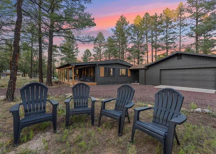 Charming Pines With Fireplace And Bbq Сasa de vacaciones