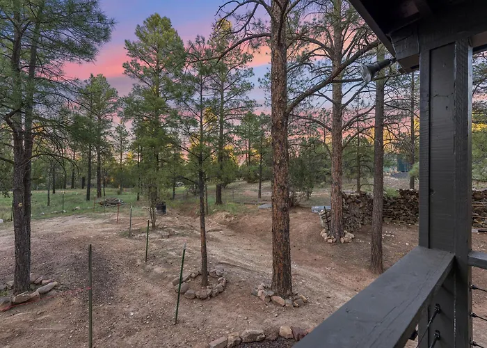 Сasa de vacaciones Charming Pines With Fireplace And Bbq